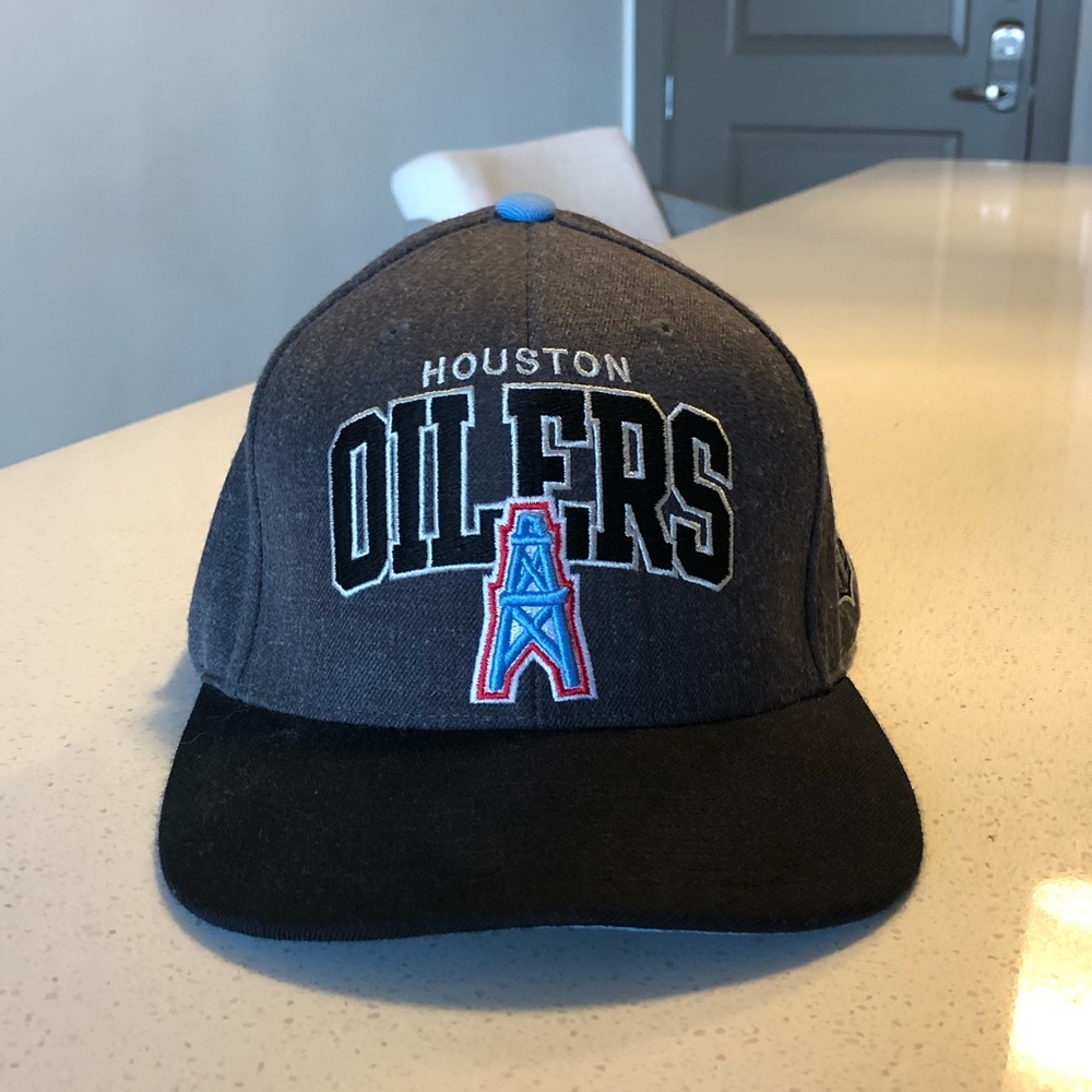 NEVER WORN Snapback hat